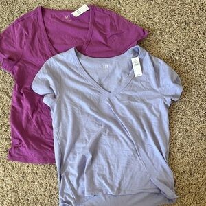 Set of 2 GAP V-Neck T-Shirts in Purple